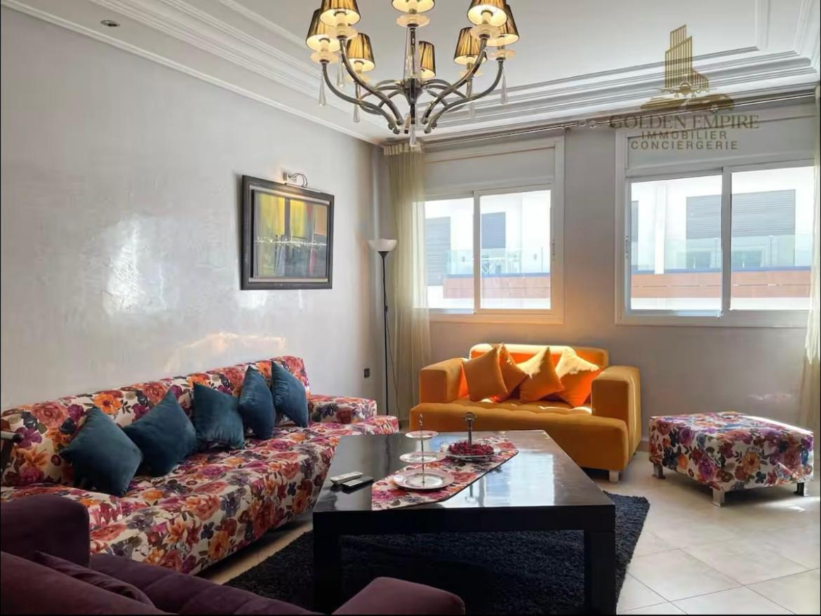 Chic-top Amenity &located In The Center *