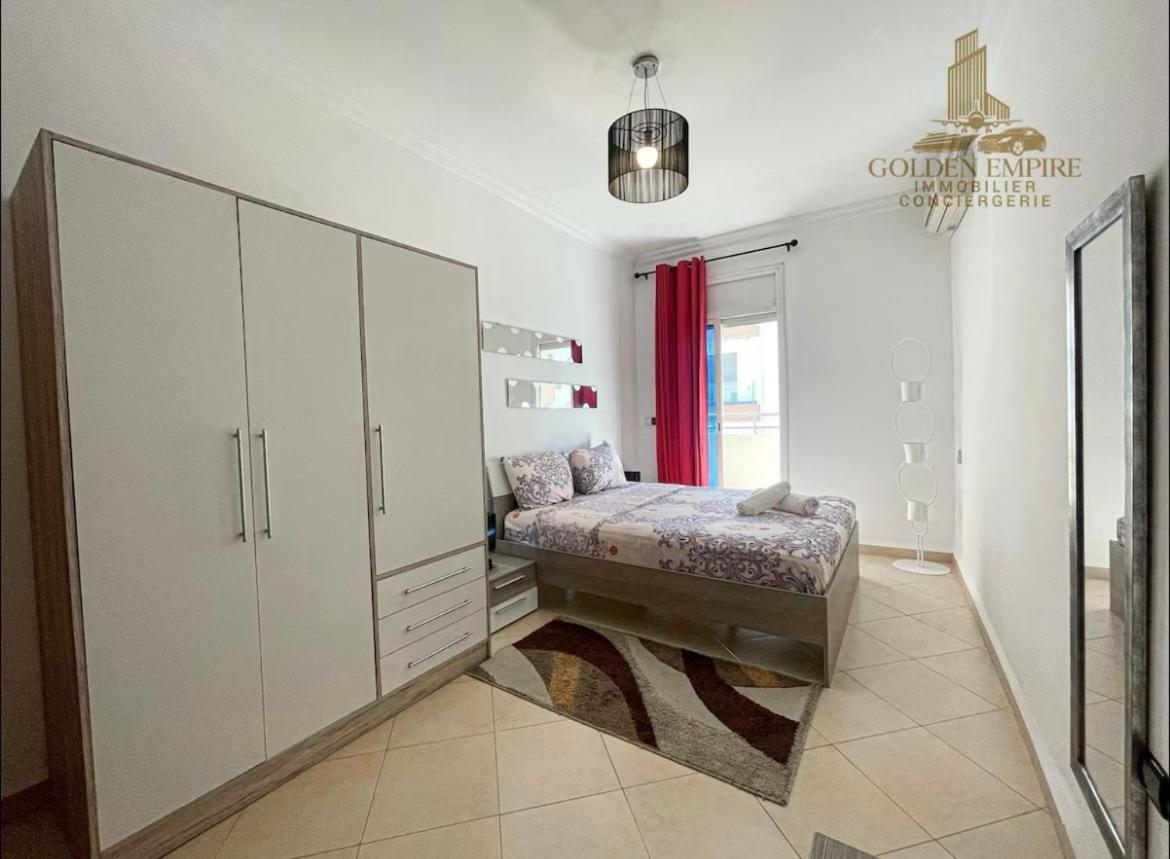 Chic-top Amenity &located In The Center Apartment